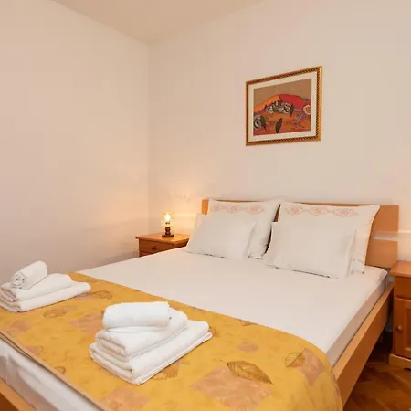 Jelena - Four - A Small House With A Private Yard - Two-room With A Sea View - - Two-room With Garden View- Free Parking *