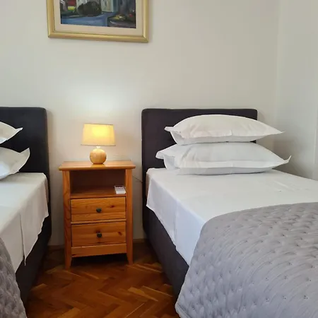Jelena - Four - A Small House With A Private Yard - Two-room With A Sea View - - Two-room With Garden View- Free Parking *
