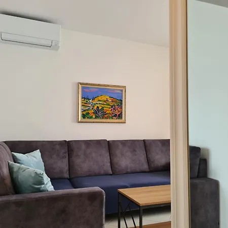 Apartment Jelena - Four - A Small House With A Private Yard - Two-room With A Sea View - - Two-room With Garden View- Free Parking *