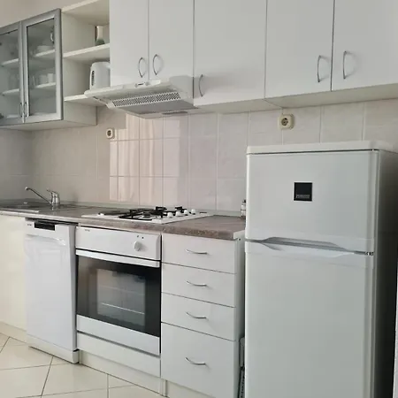 Jelena - Four - A Small House With A Private Yard - Two-room With A Sea View - - Two-room With Garden View- Free Parking