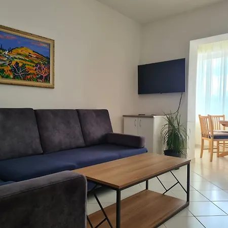 Jelena - Four - A Small House With A Private Yard - Two-room With A Sea View - - Two-room With Garden View- Free Parking *