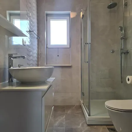Apartment Jelena - Four - A Small House With A Private Yard - Two-room With A Sea View - - Two-room With Garden View- Free Parking