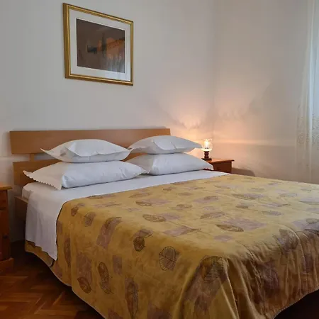 Jelena - Four - A Small House With A Private Yard - Two-room With A Sea View - - Two-room With Garden View- Free Parking Apartment