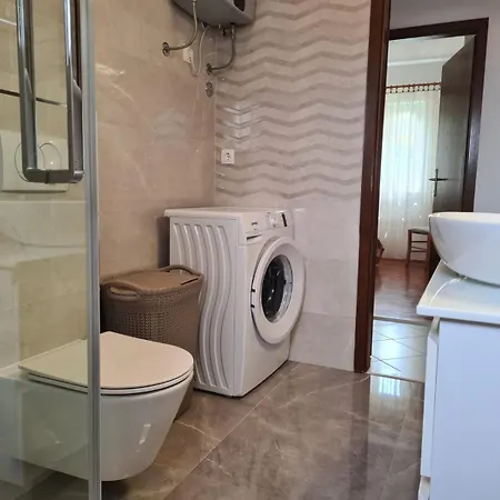 Jelena - Four - A Small House With A Private Yard - Two-room With A Sea View - - Two-room With Garden View- Free Parking * Supetar