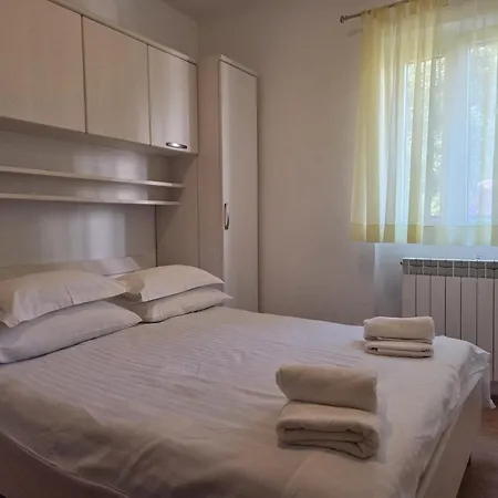 Jelena - Four - A Small House With A Private Yard - Two-room With A Sea View - - Two-room With Garden View- Free Parking Apartment