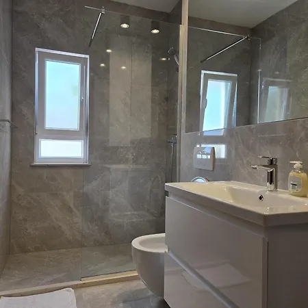 Jelena - Four - A Small House With A Private Yard - Two-room With A Sea View - - Two-room With Garden View- Free Parking Apartment Supetar
