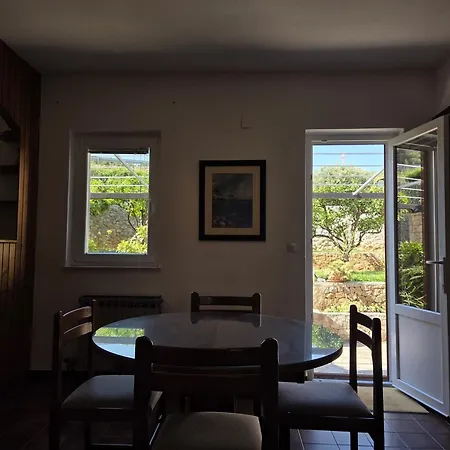 Jelena - Four - A Small House With A Private Yard - Two-room With A Sea View - - Two-room With Garden View- Free Parking * Supetar
